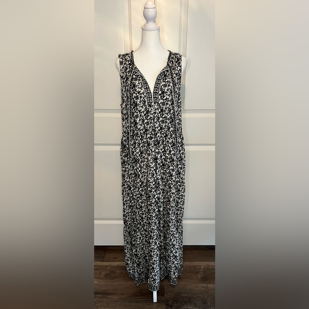 Max Studio Women’s Black and White Floral Patterned Maxi Dress Sz L NWT!